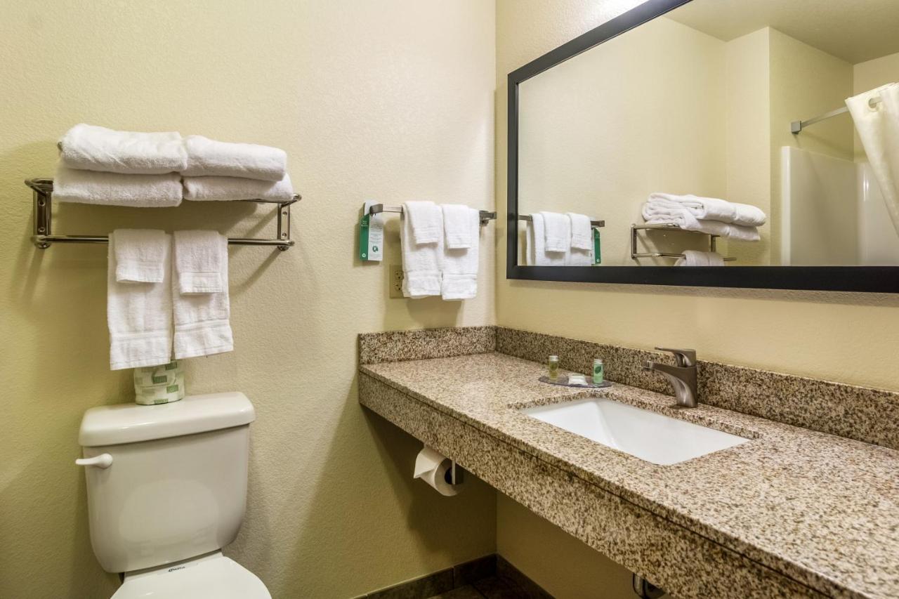 Cobblestone Hotel & Suites - Torrington Exteriér fotografie