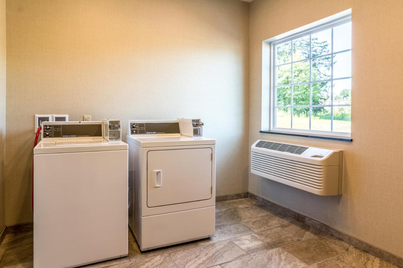 Cobblestone Hotel & Suites - Torrington Exteriér fotografie